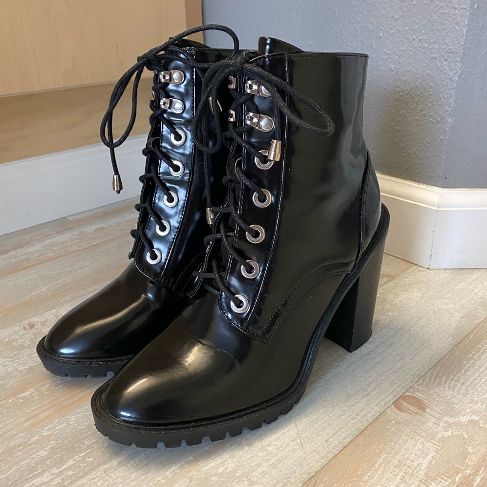 Badass lace up platform boots 😎